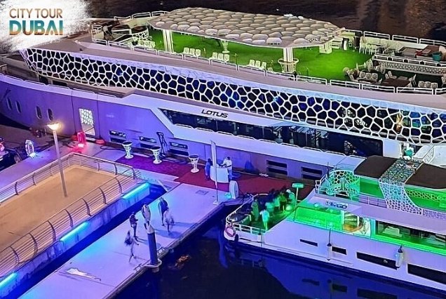 Mega Yacht Dinner Cruise Dubai